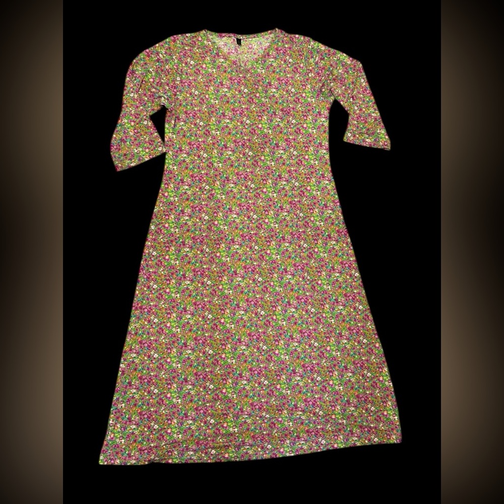 ✨ Floral dress with 3/4 sleeves✨